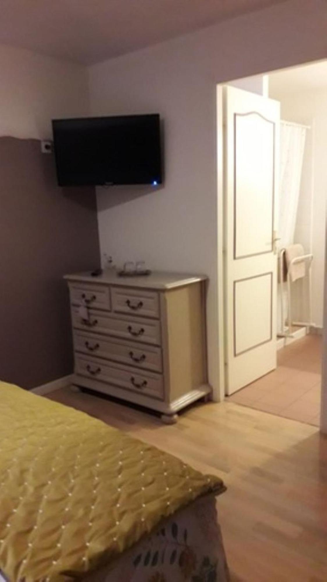 Chambres D'Hotes Hebergement F.Mathieu Сан-Морис-сюр-Мозел Екстериор снимка
